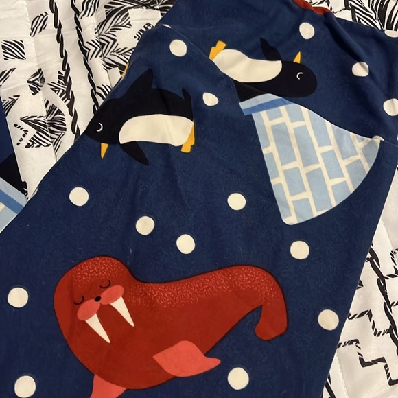 LuLaRoe Penguins Igloo Walrus Polka Dot Leggings Size Onesize - Picture 2 of 8